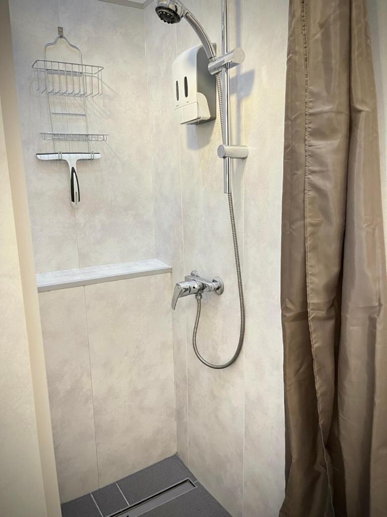Living At Saarpartments -Adultsonly- 2 Bedrooms, Kitchen- Business & Holiday Apartments For Long- And Short Term Stay, 3 Min To Train-Station, Secure E-Bike Parking! Σααρμπρύκεν Εξωτερικό φωτογραφία